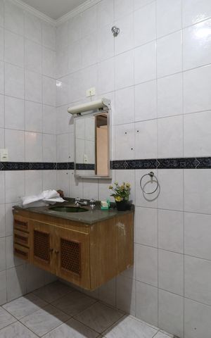 Casa para alugar com 250m², 3 quartos e 3 vagasBanheiro Social