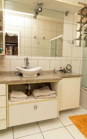 Casa à venda com 324m², 3 quartos e 2 vagas Casa à venda com 324m², 3 quartos e 2 vagasBanheiro da Suíte