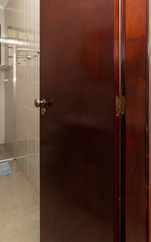 Casa à venda com 324m², 3 quartos e 2 vagas Casa à venda com 324m², 3 quartos e 2 vagasBanheiro 2