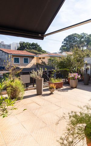 Casa à venda com 324m², 3 quartos e 2 vagas Casa à venda com 324m², 3 quartos e 2 vagasVaranda da Sala