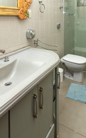 Casa à venda com 324m², 3 quartos e 2 vagas Casa à venda com 324m², 3 quartos e 2 vagasBanheiro 2