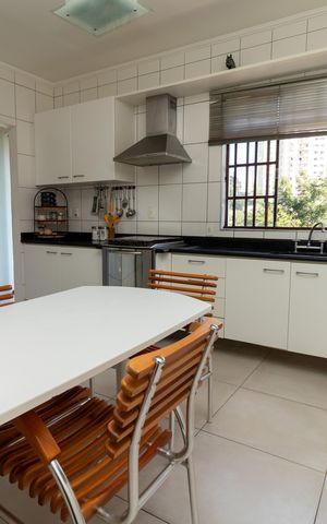 Casa à venda com 324m², 3 quartos e 2 vagas Casa à venda com 324m², 3 quartos e 2 vagasCozinha