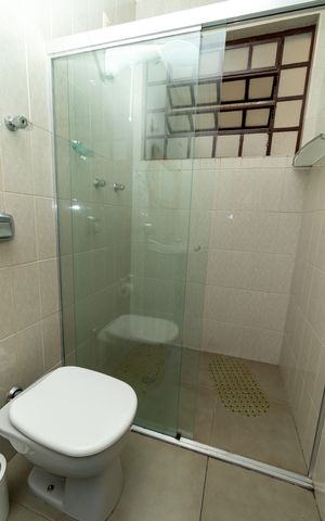 Casa à venda com 324m², 3 quartos e 2 vagas Casa à venda com 324m², 3 quartos e 2 vagasBanheiro 2