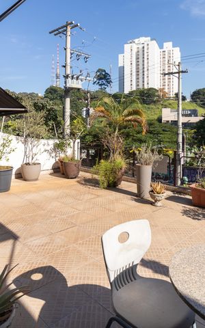 Casa à venda com 324m², 3 quartos e 2 vagas Casa à venda com 324m², 3 quartos e 2 vagasVaranda da Sala