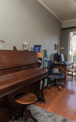 Casa à venda com 324m², 3 quartos e 2 vagas Casa à venda com 324m², 3 quartos e 2 vagasSala 2