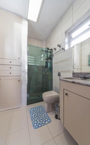 Casa à venda com 190m², 3 quartos e 4 vagasBanheiro Social