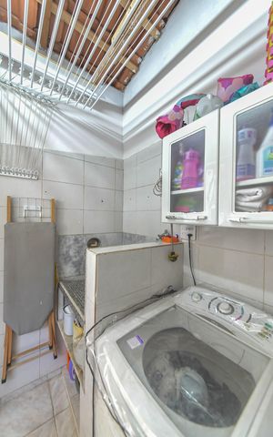 Casa à venda com 190m², 3 quartos e 4 vagasÁrea de Serviço