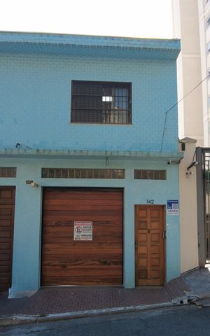 Casa à venda com 190m², 3 quartos e 4 vagasFachada