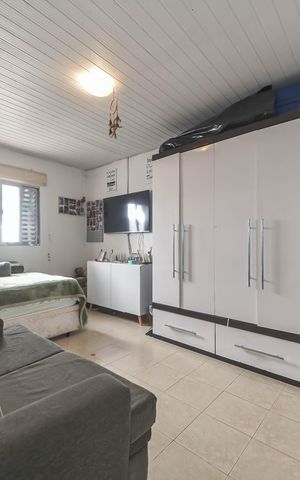 Casa à venda com 190m², 3 quartos e 4 vagasEdicula - Quarto