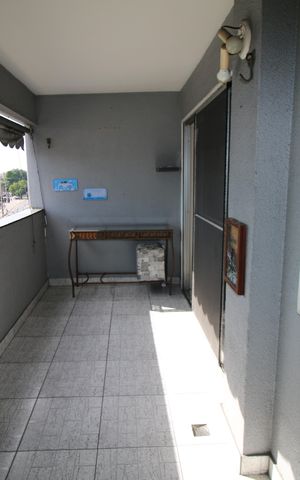 Apartamento à venda com 81m², 3 quartos e 1 vagaVaranda