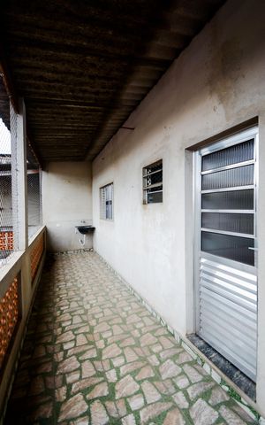Casa para alugar com 100m², 2 quartos e sem vagaÁrea de Serviço