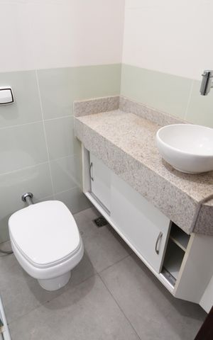 Casa à venda com 234m², 4 quartos e 3 vagasBanheiro Suíte 2
