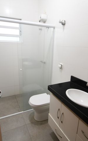 Casa à venda com 234m², 4 quartos e 3 vagasBanheiro Social
