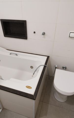 Casa à venda com 234m², 4 quartos e 3 vagasBanheiro Suíte 1