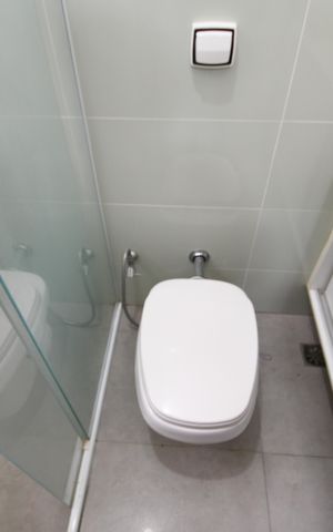 Casa à venda com 234m², 4 quartos e 3 vagasBanheiro Suíte 2