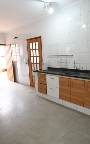 Casa à venda com 234m², 4 quartos e 3 vagasCozinha