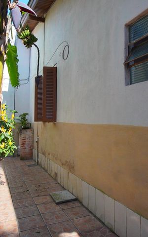 Casa à venda com 190m², 4 quartos e 4 vagasQuintal - Lateral