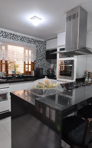 Casa à venda com 150m², 3 quartos e 2 vagasCozinha