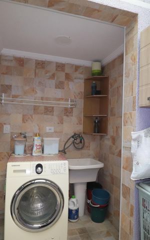 Casa à venda com 90m², 3 quartos e 2 vagasÁrea de Serviço