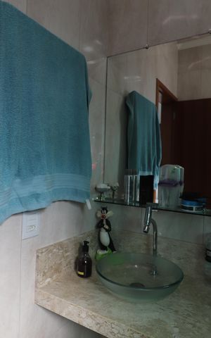 Casa à venda com 90m², 3 quartos e 2 vagasBanheiro da Suíte