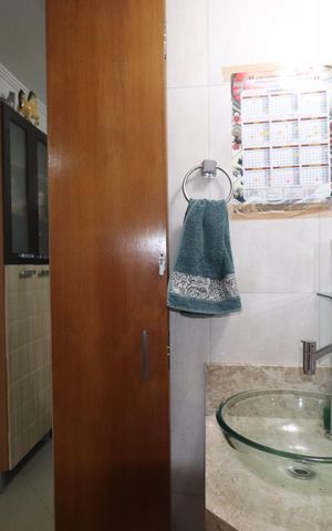 Casa à venda com 90m², 3 quartos e 2 vagasLavabo