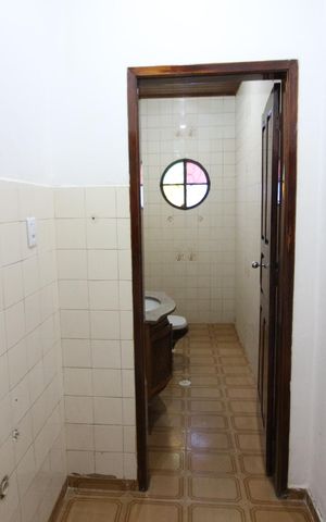 Casa para alugar com 300m², 2 quartos e 5 vagasBanheiro