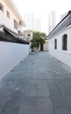 Casa para alugar com 300m², 2 quartos e 5 vagasGaragem