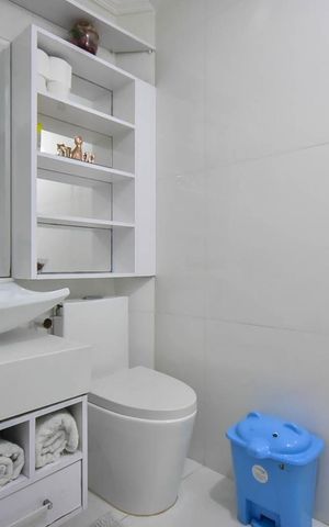 Casa à venda com 150m², 3 quartos e 1 vaga Casa à venda com 150m², 3 quartos e 1 vagaBanheiro 2