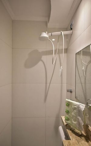 Casa à venda com 150m², 3 quartos e 1 vaga Casa à venda com 150m², 3 quartos e 1 vagaBanheiro 1