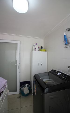 Casa à venda com 200m², 3 quartos e 2 vagasÁrea de Serviço