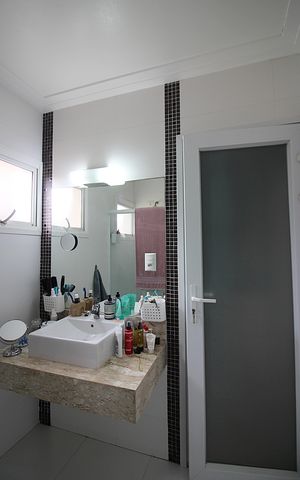 Casa à venda com 200m², 3 quartos e 2 vagasQuarto 1 - Suíte Banheiro