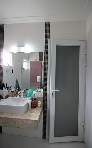 Casa à venda com 200m², 3 quartos e 2 vagasQuarto 1 - Suíte Banheiro