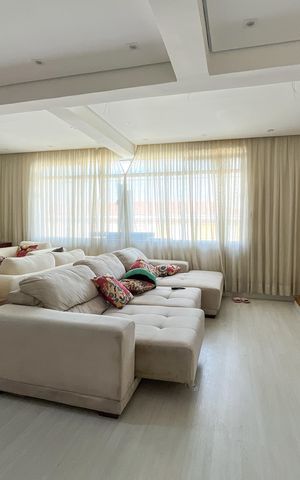 Casa à venda com 270m², 5 quartos e 3 vagasSala 1