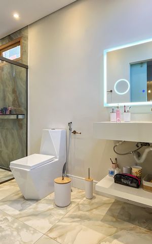 Casa à venda com 270m², 5 quartos e 3 vagasBanheiro 2
