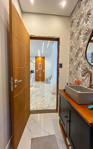 Casa à venda com 270m², 5 quartos e 3 vagasLavabo