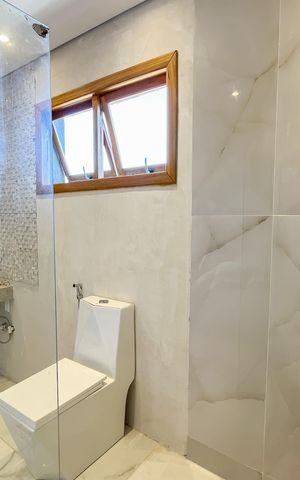 Casa à venda com 270m², 5 quartos e 3 vagasBanheiro 1