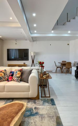 Casa à venda com 270m², 5 quartos e 3 vagasSala 1