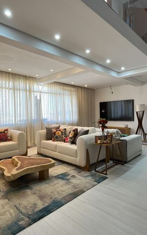 Casa à venda com 270m², 5 quartos e 3 vagasSala 1
