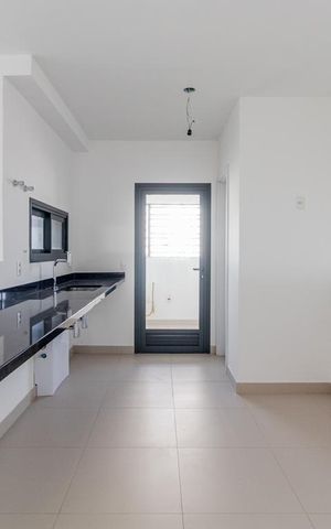 Apartamento à venda com 195m², 4 quartos e 3 vagasCozinha