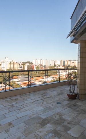 Apartamento à venda com 330m², 3 quartos e 3 vagas Apartamento à venda com 330m², 3 quartos e 3 vagasTerraço