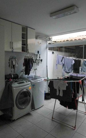 Casa de condomínio à venda com 164m², 3 quartos e 3 vagas Casa de condomínio à venda com 164m², 3 quartos e 3 vagasÁrea de Serviço