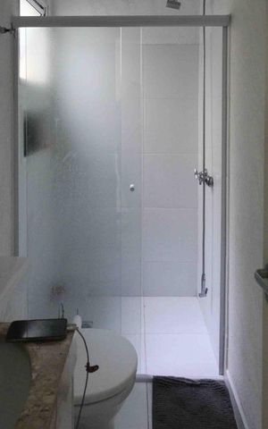 Casa de condomínio à venda com 164m², 3 quartos e 3 vagas Casa de condomínio à venda com 164m², 3 quartos e 3 vagasBanheiro da Suite