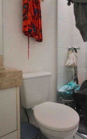 Casa de condomínio à venda com 164m², 3 quartos e 3 vagas Casa de condomínio à venda com 164m², 3 quartos e 3 vagasBanheiro da suite 2