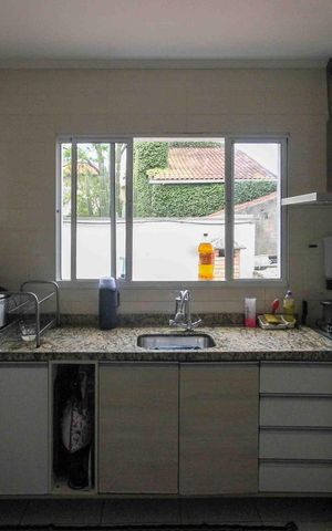 Casa de condomínio à venda com 164m², 3 quartos e 3 vagas Casa de condomínio à venda com 164m², 3 quartos e 3 vagasCozinha
