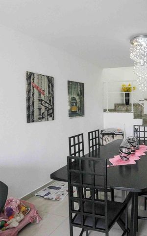 Casa de condomínio à venda com 164m², 3 quartos e 3 vagas Casa de condomínio à venda com 164m², 3 quartos e 3 vagasSala de Jantar