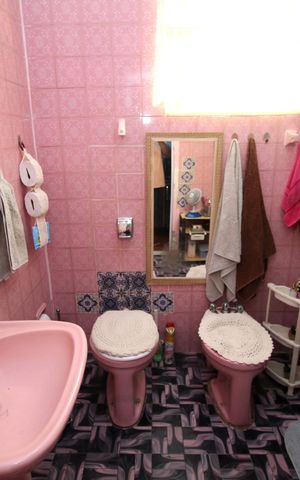 Casa à venda com 111m², 2 quartos e 2 vagasBanheiro