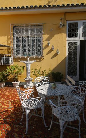 Casa à venda com 111m², 2 quartos e 2 vagasquintal frente e Garagem