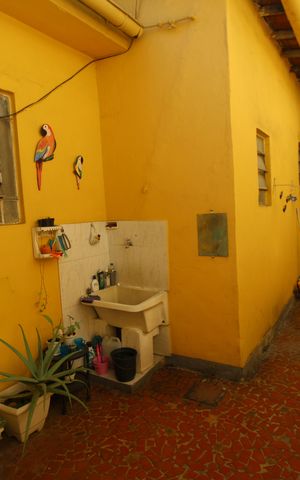 Casa à venda com 111m², 2 quartos e 2 vagasQuintal Fundos