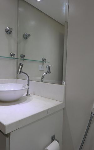 Apartamento à venda com 70m², 2 quartos e 2 vagasBanheiro da Suíte