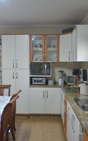 Casa à venda com 216m², 3 quartos e 2 vagasCozinha